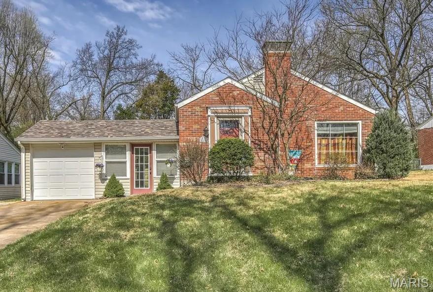 Property Photo: 817 Gerald Place MO 63135