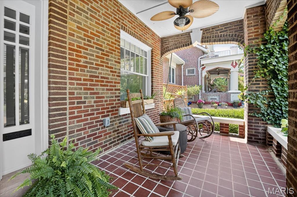 Property Photo:  7704 Country Club Court  MO 63105 