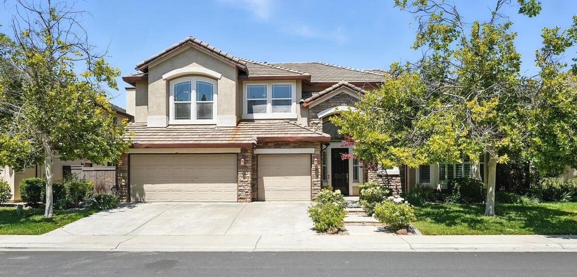 Property Photo:  2624 W Pintail Way  CA 95757 