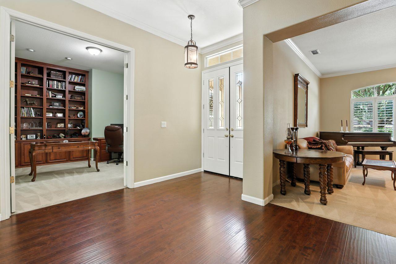Property Photo:  1760 Parkside Way  CA 95747 