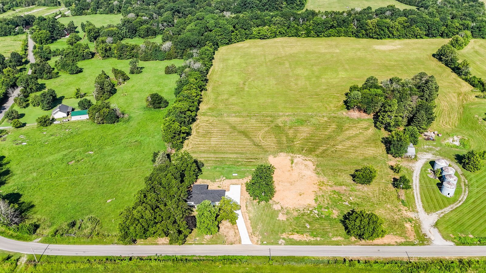 Property Photo: 422 Bethlehem Church Rd TN 37160