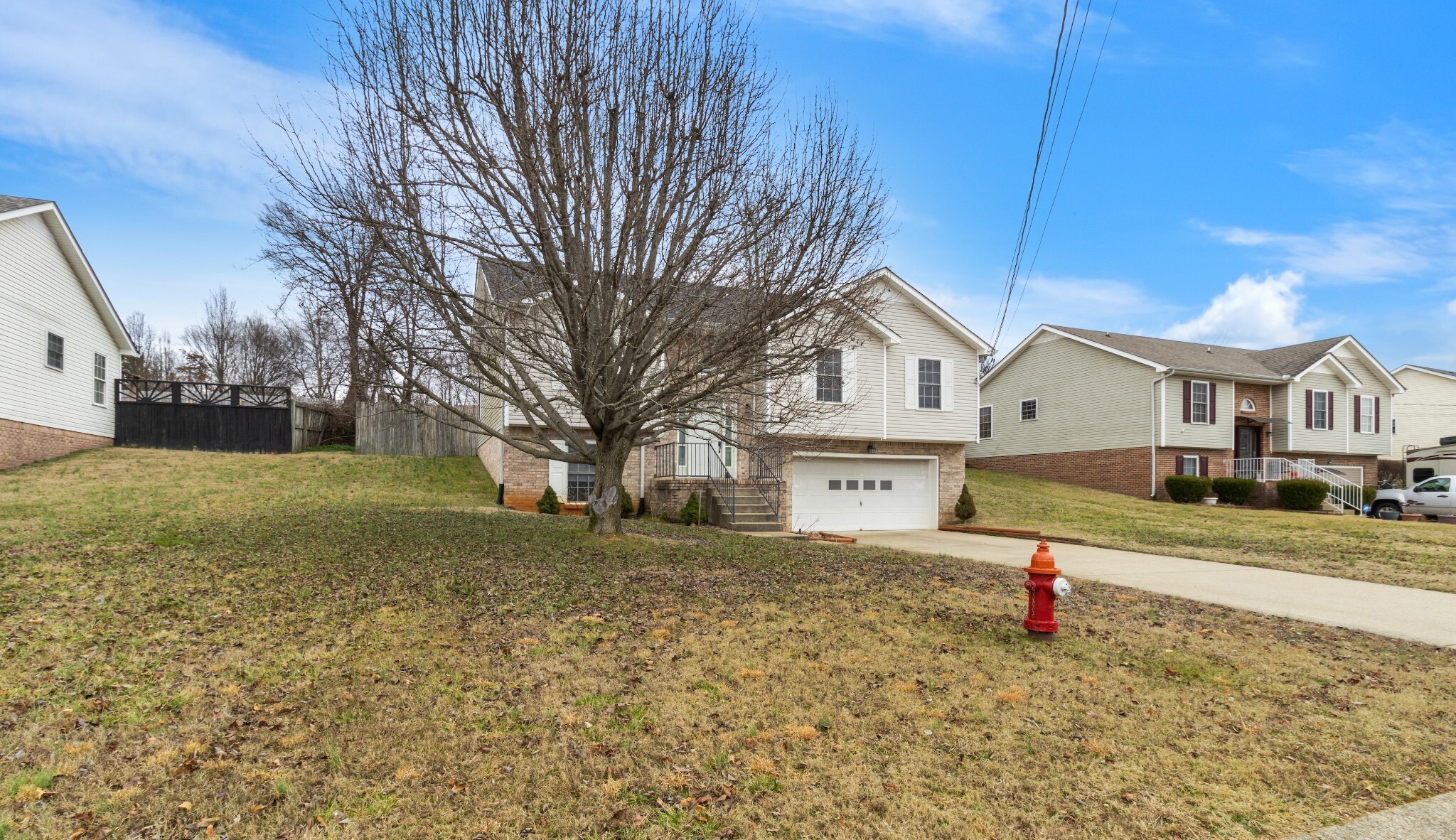 Property Photo: 1037 Persimmon Ct TN 37040