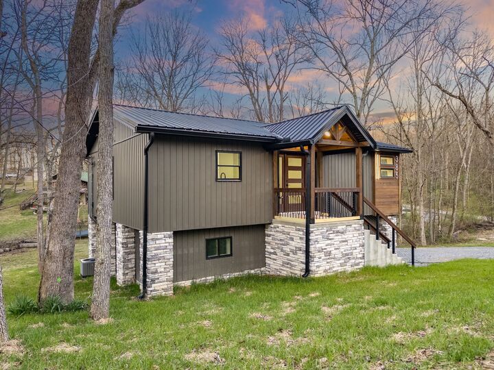 Property Photo:  385 Lago Vista Dr  TN 37087 