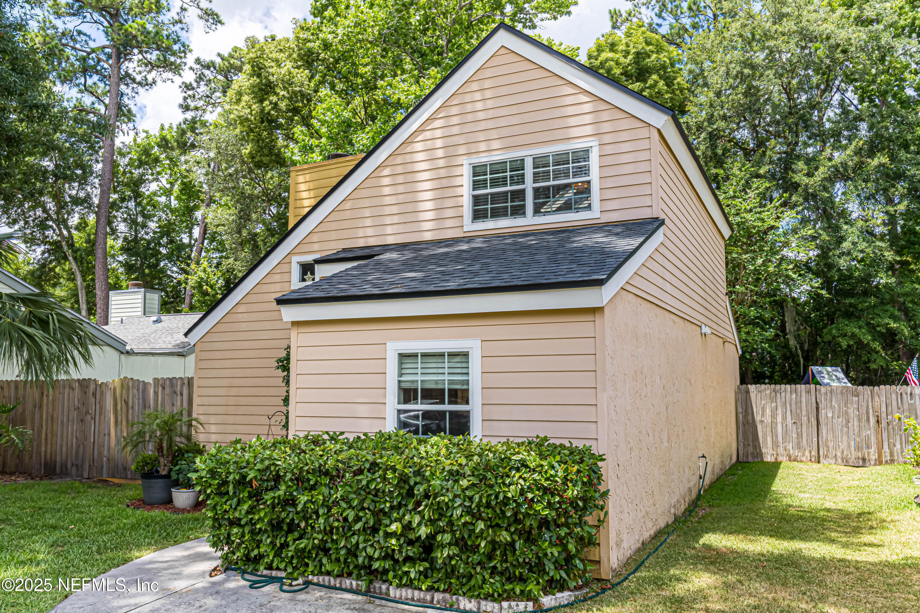 Property Photo: 8542 Goldeneye Lane FL 32217