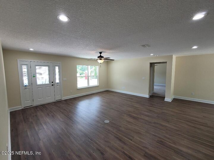 Property Photo: 2530 Cosmos Avenue FL 32068
