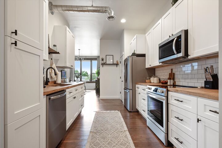 Property Photo:  415 Broadway Street 4  MT 59644 