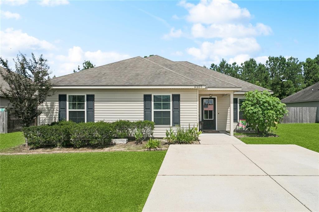 Property Photo:  41495 Snowball Circle  LA 70454 