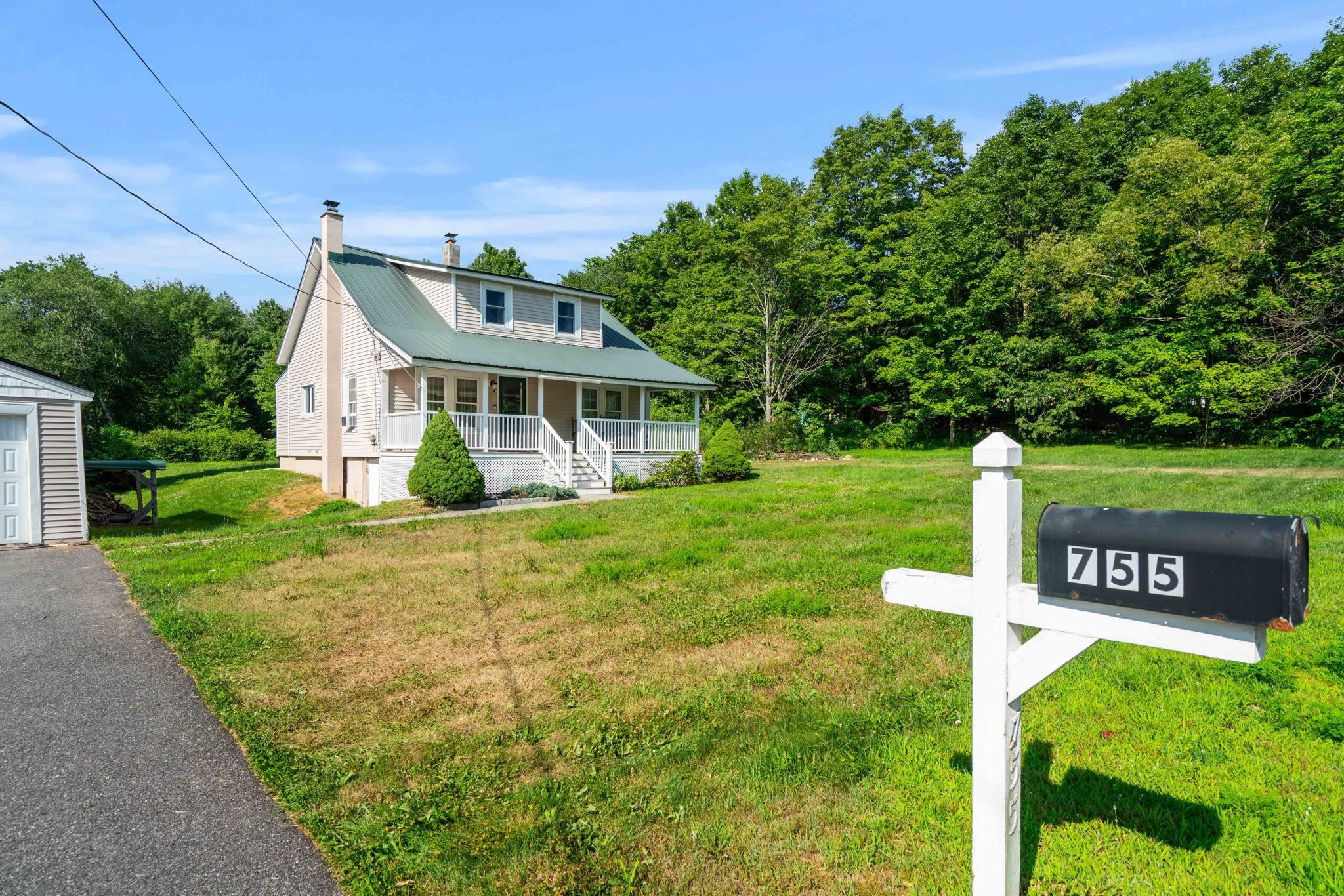 Property Photo:  755 Chester Road  NH 03032 