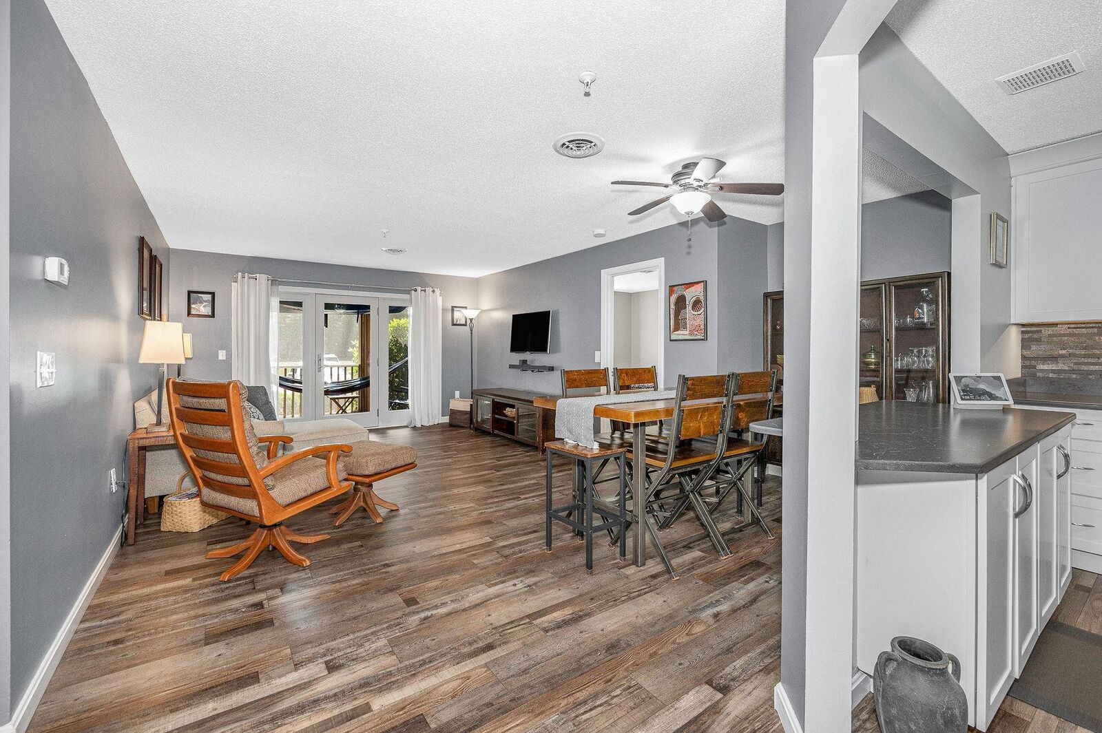 Property Photo:  3 Bartemus Trail  NH 03063 