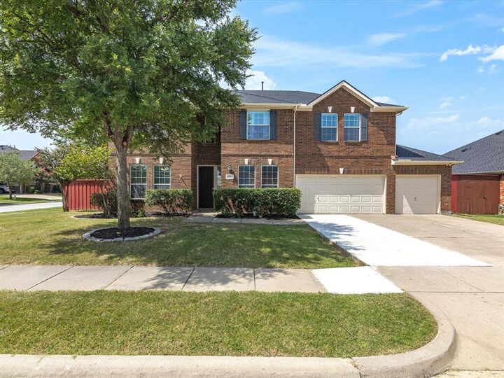 Property Photo: 1520 Misty Morning Court TX 75068