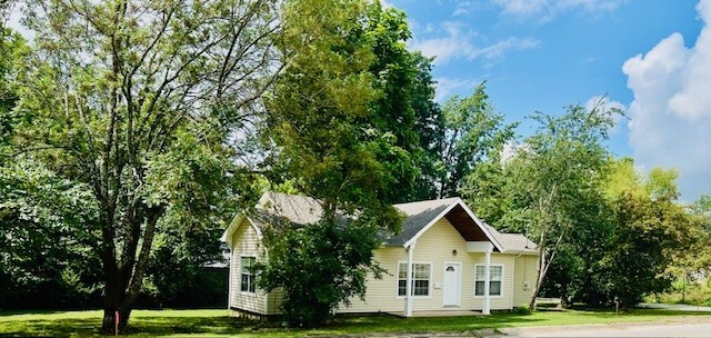 235 W 7th Street  Fayetteville AR 72701 photo