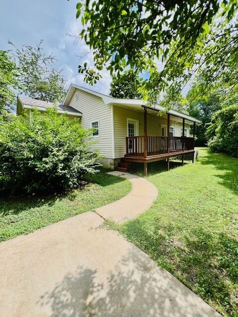 Property Photo: 235 W 7th Street AR 72701
