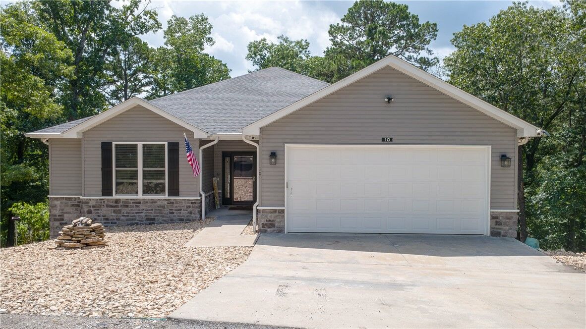 Property Photo: 10 Shifnal Lane AR 72714