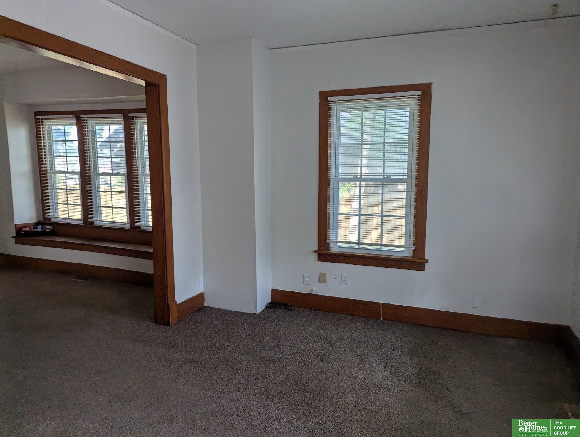 Property Photo: 4324 Grand Avenue NE 68111