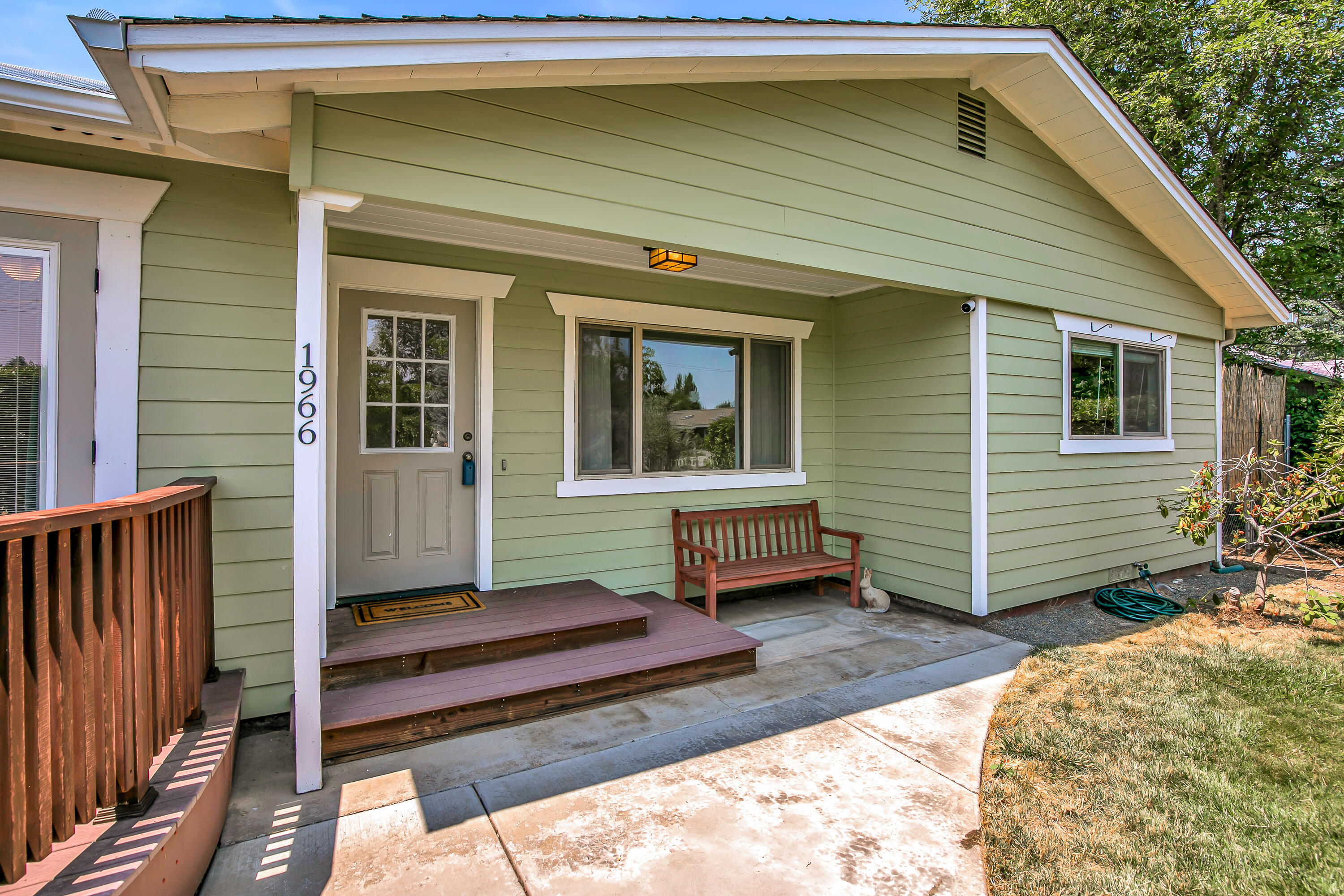 Property Photo: 1966 Dale Street OR 97501