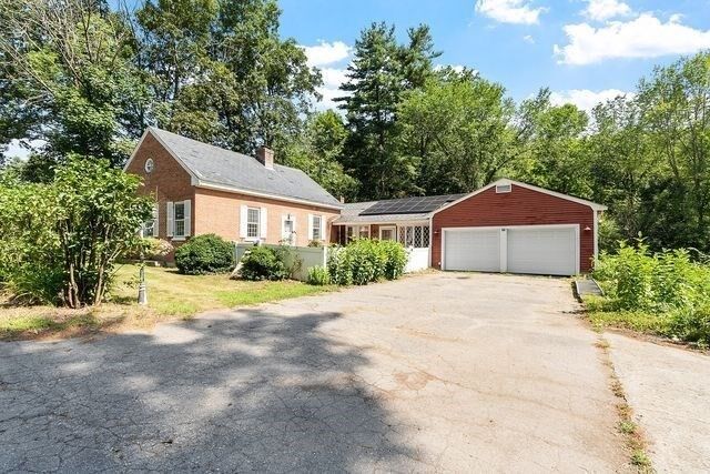 Property Photo:  69 South Rd  MA 01463 