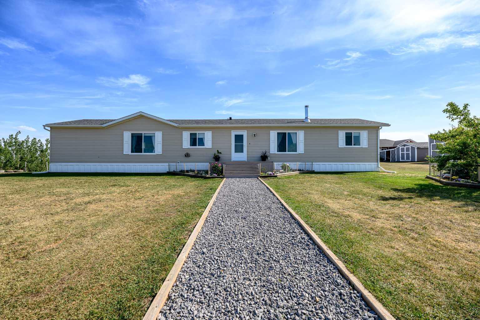Property Photo:  50015 Township Road 733A  AB T0H 3C0 