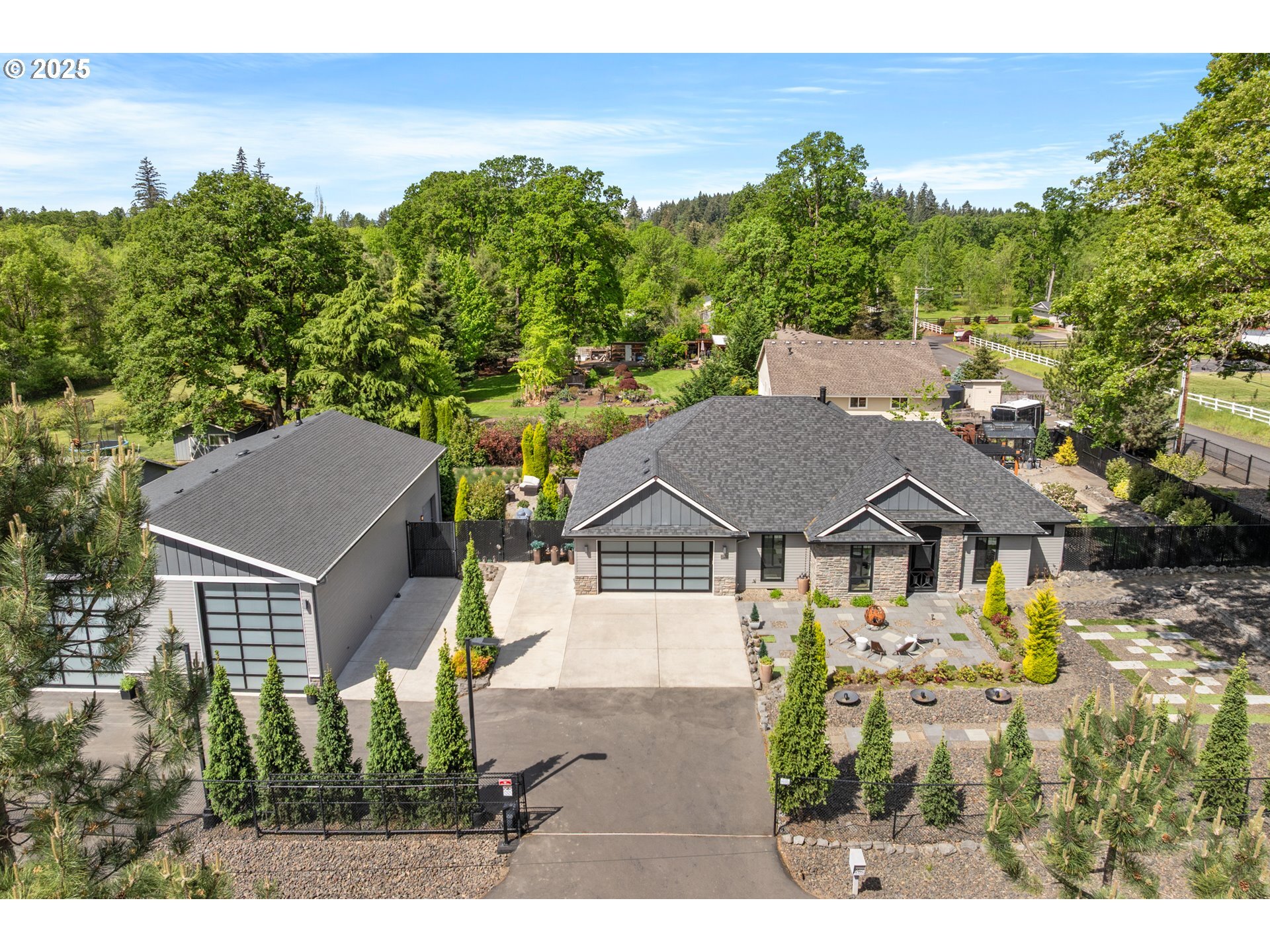 Property Photo: 22961 SE Filbert Rd OR 97022