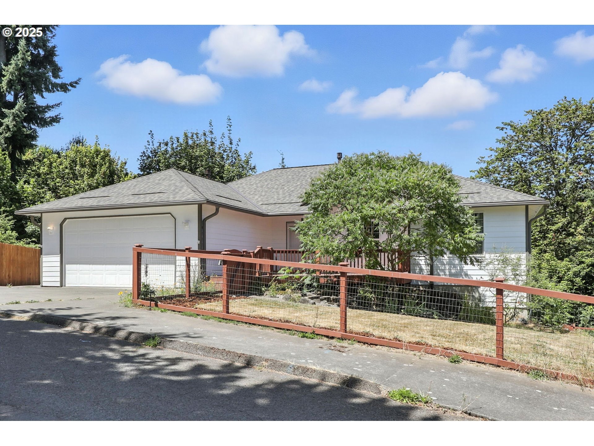 Property Photo: 75137 Alder Ln OR 97048