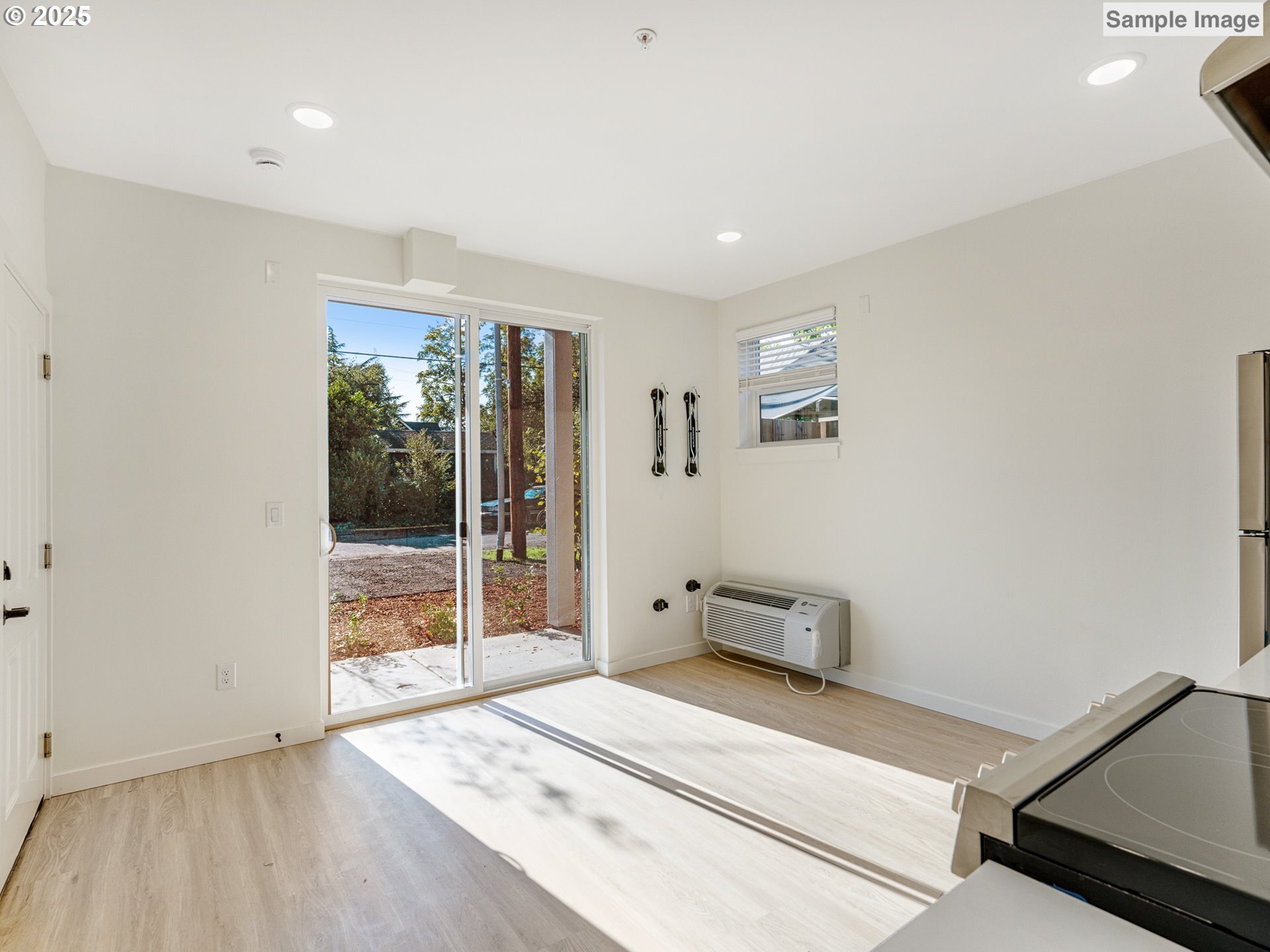 Property Photo: 6115 NE Multnomah St 3 OR 97213