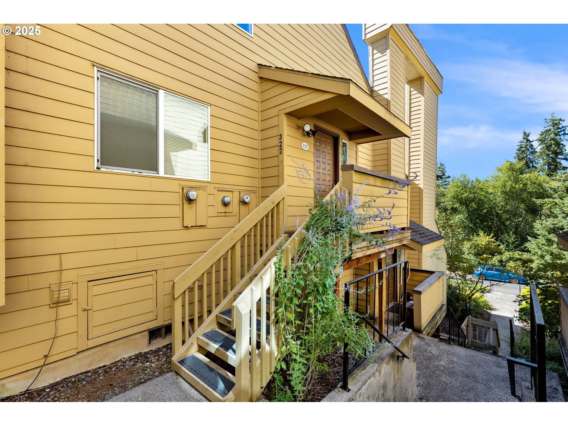 Property Photo: 1611 NE 113th St 322 WA 98686