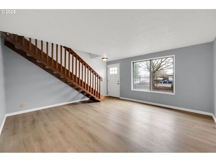 Property Photo: 1760 W 17th Ave OR 97402