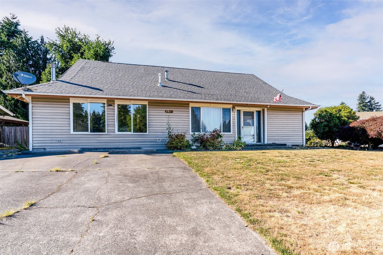 Property Photo:  7914  6th Avenue SE  WA 98503 