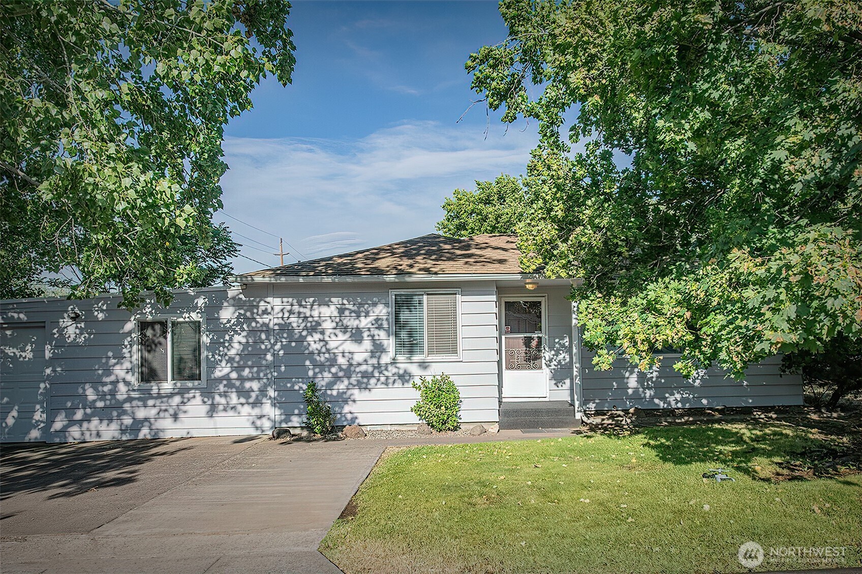 Property Photo:  1116  Helen Street  OR 97862 