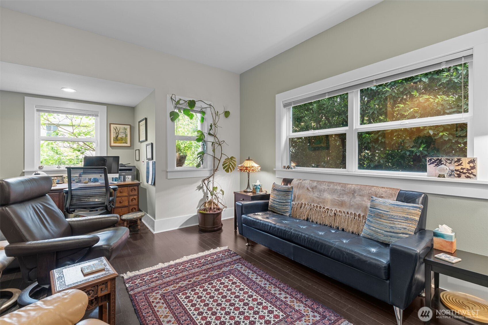 Property Photo: 4510 Thackeray NE WA 98105