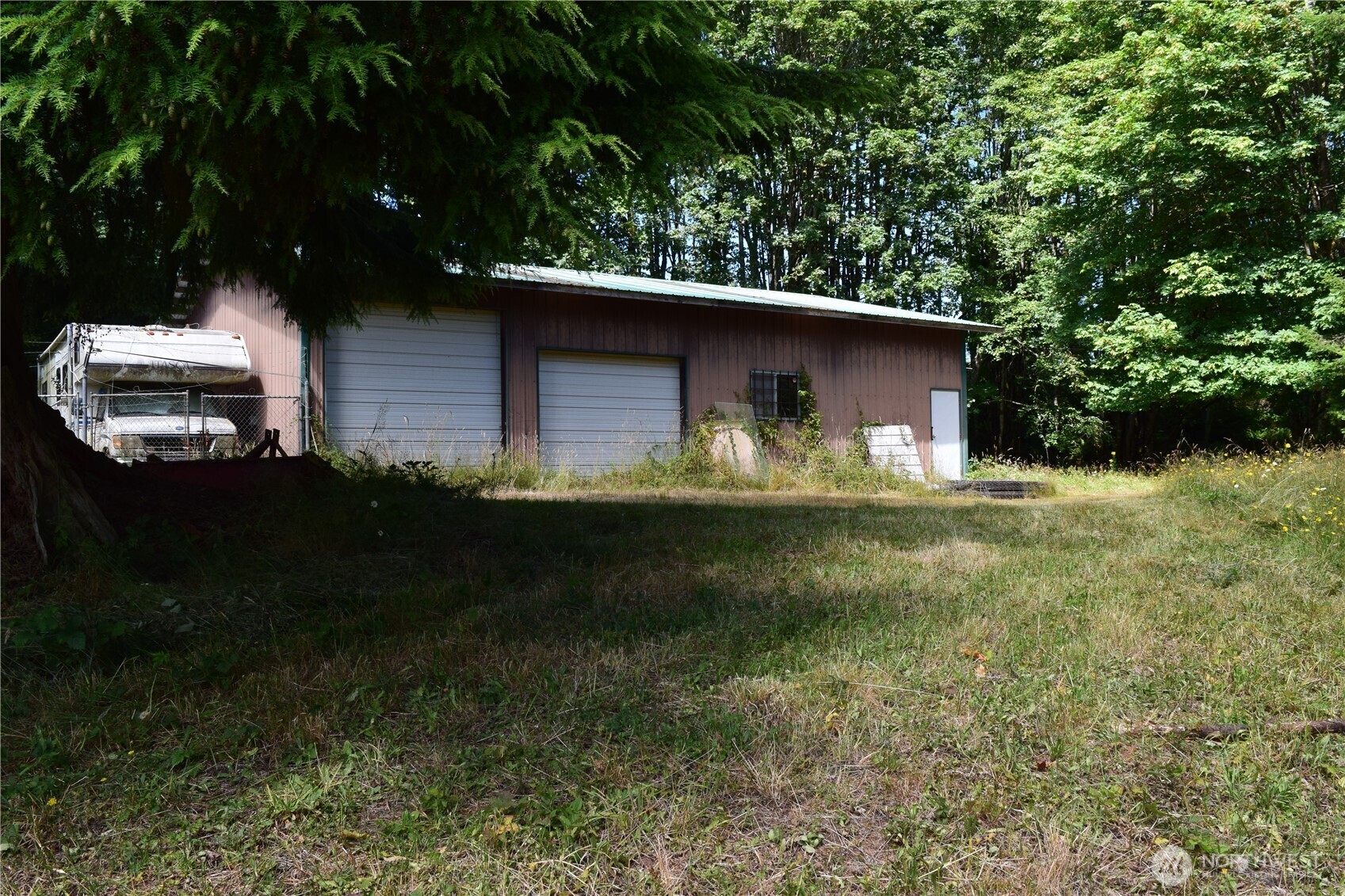 Property Photo: 1085 Oak Point Road WA 98632