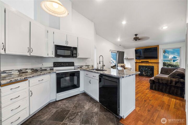 Property Photo:  22227  126th Place SE  WA 98031 
