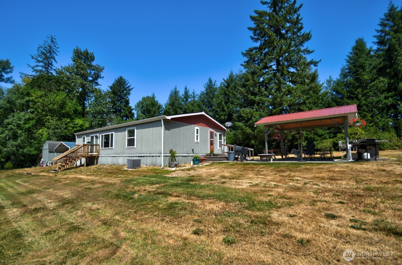 Property Photo: 930 Tipsoo Loop N WA 98576