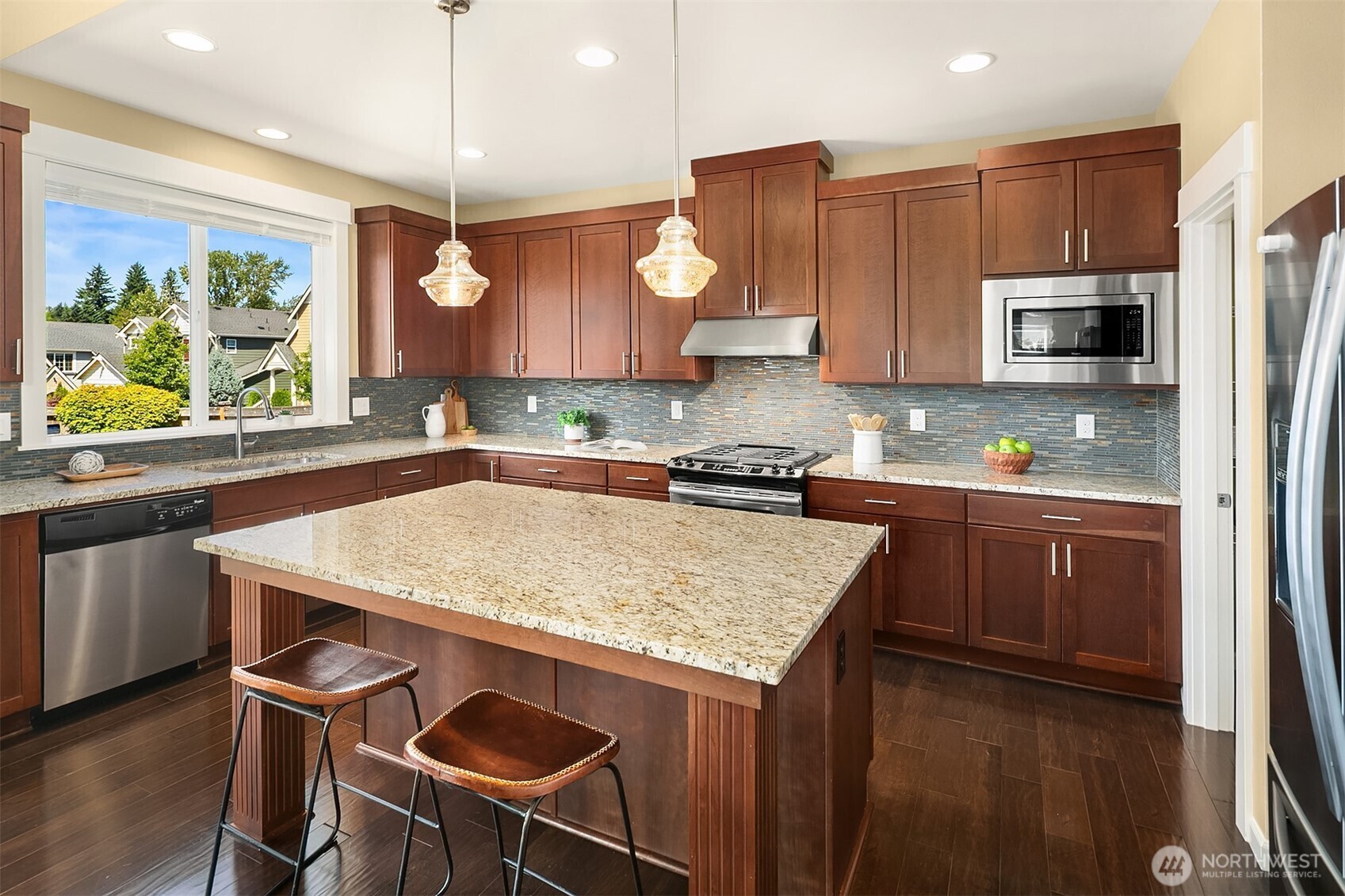 Property Photo: 5624 NE 8th Place WA 98059