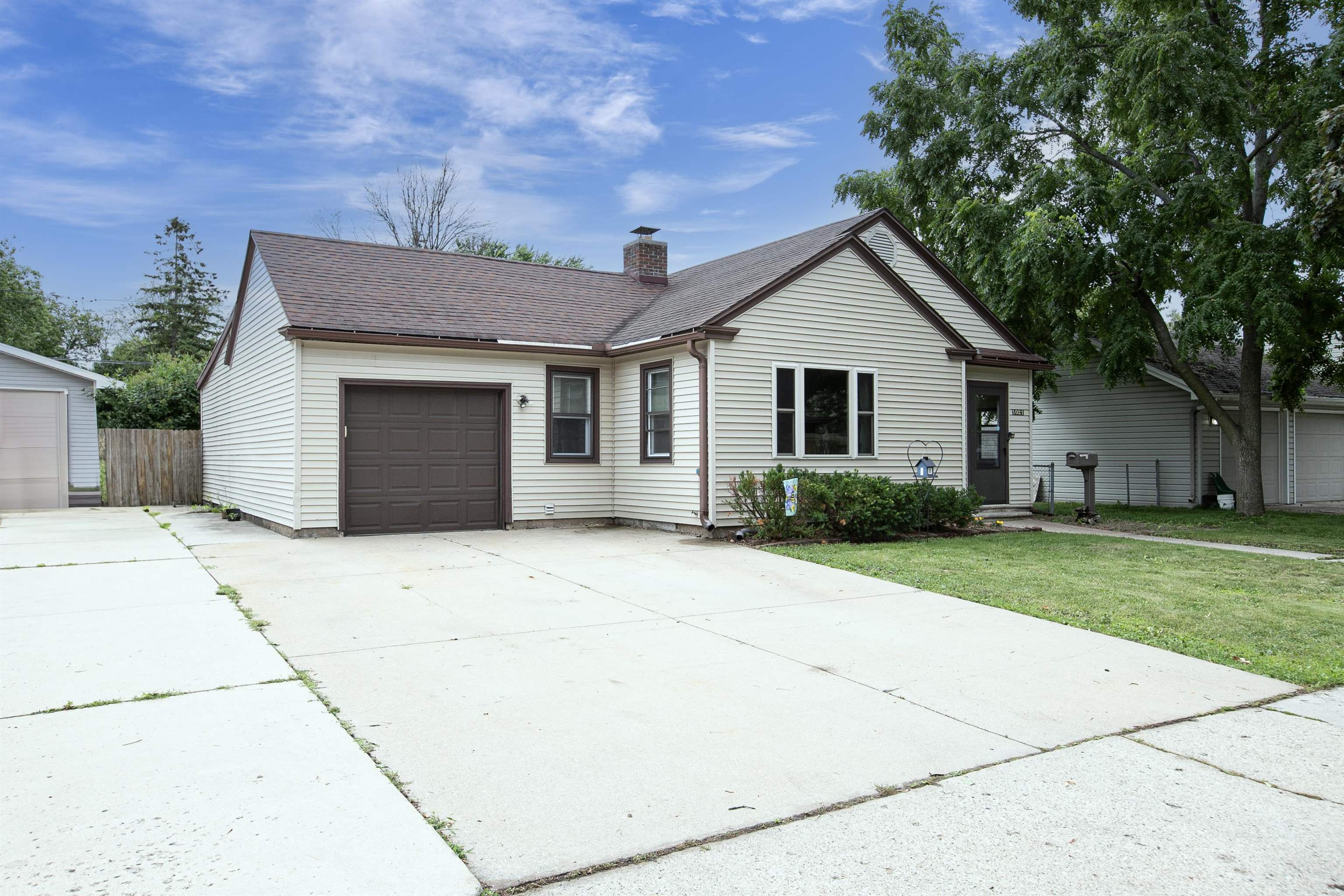 Property Photo: 1021 Marquette Avenue WI 54304