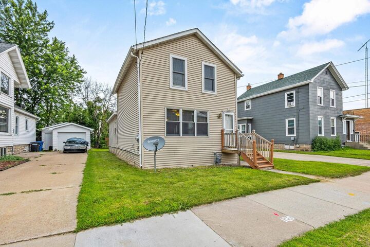 Property Photo: 216 W 8th Avenue WI 54902