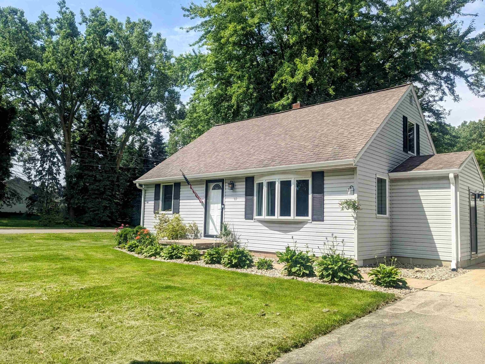 Property Photo: 2015 N Rexford Street WI 54914