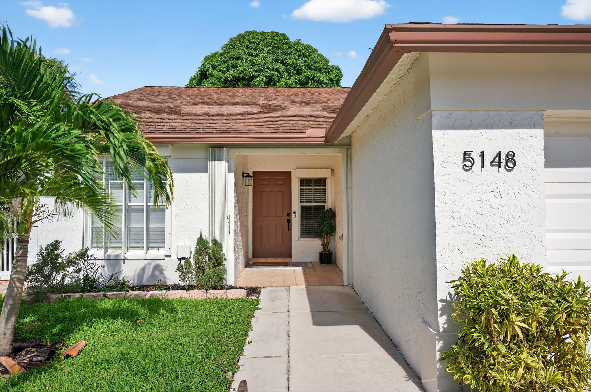Property Photo: 5148 Arbor Glen Circle FL 33463