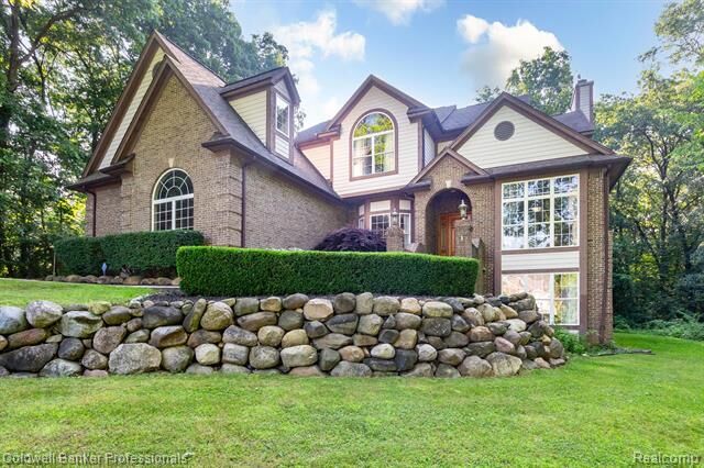 Property Photo:  15317 Oak Hollow Drive  MI 48442 