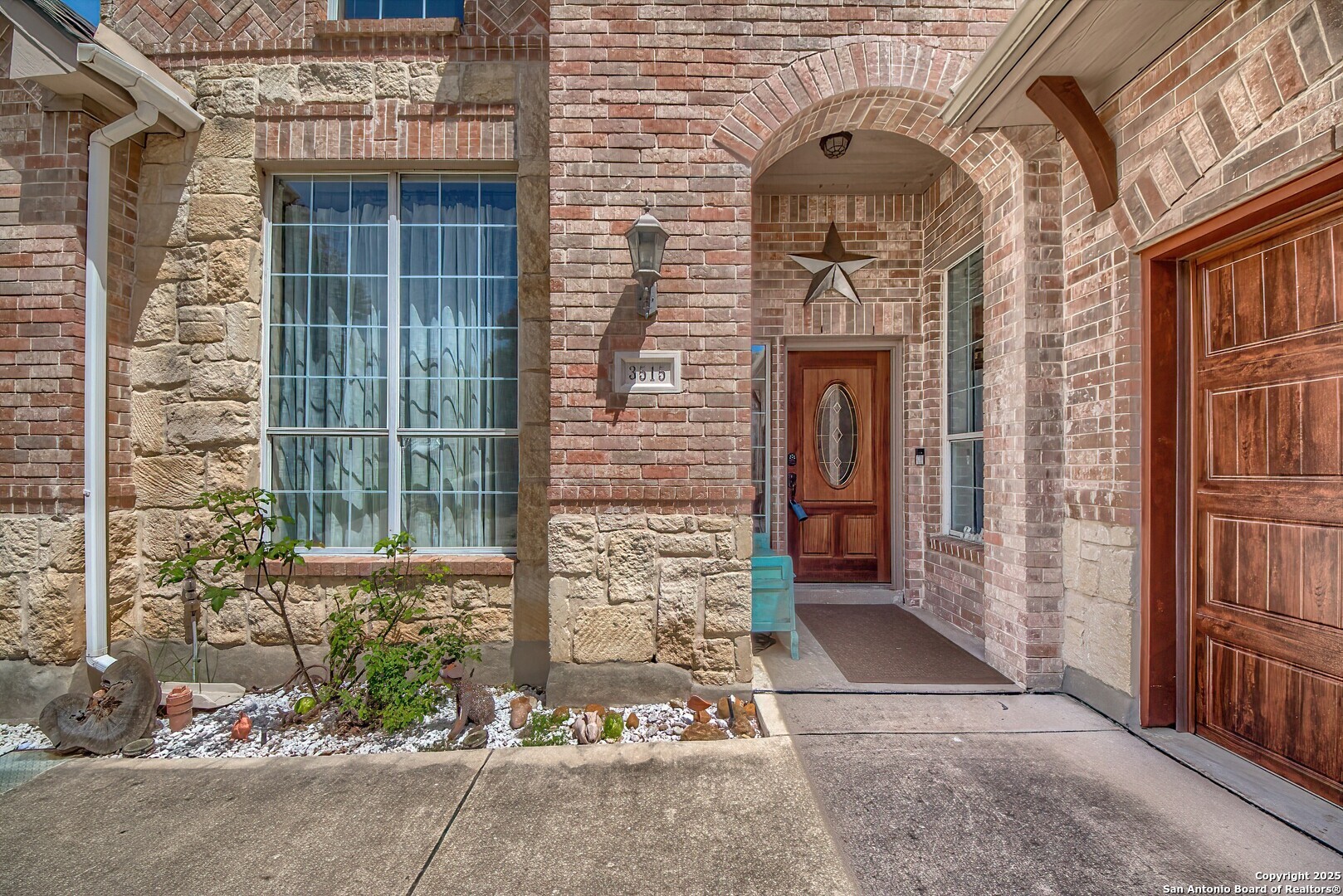 Property Photo: 3515 Edge View TX 78259