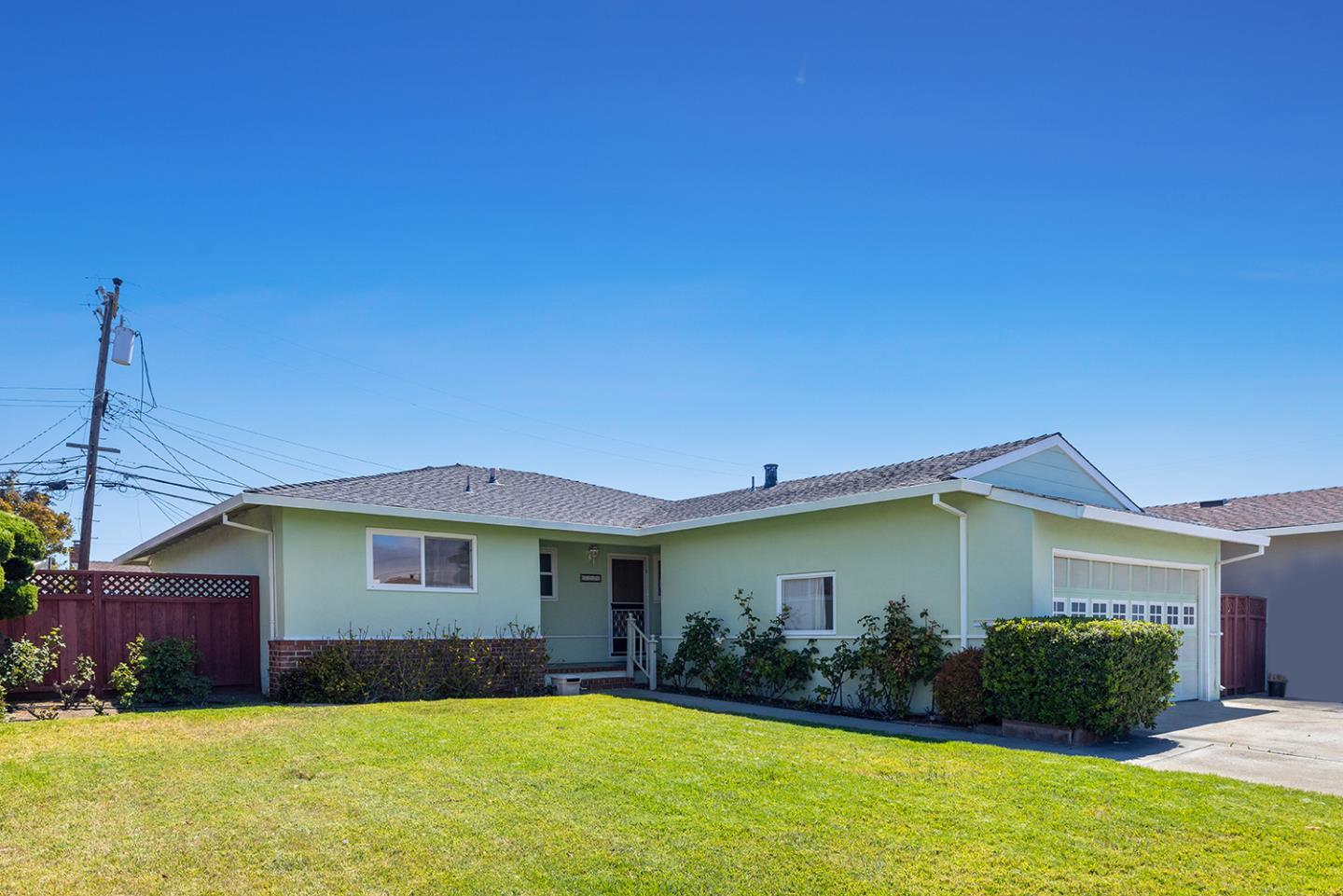 Property Photo: 2225 Salisbury Way CA 94403