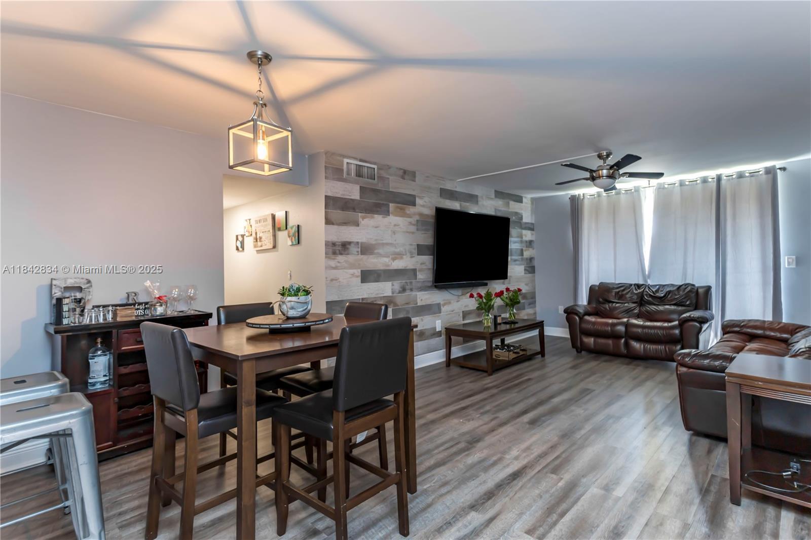 Property Photo: 3490 Foxcroft Rd B203 FL 33025