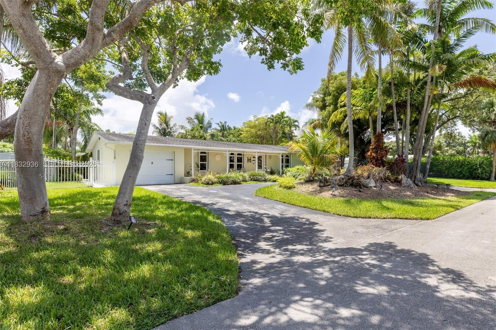 Property Photo:  19521 SW 128th Ct  FL 33177 