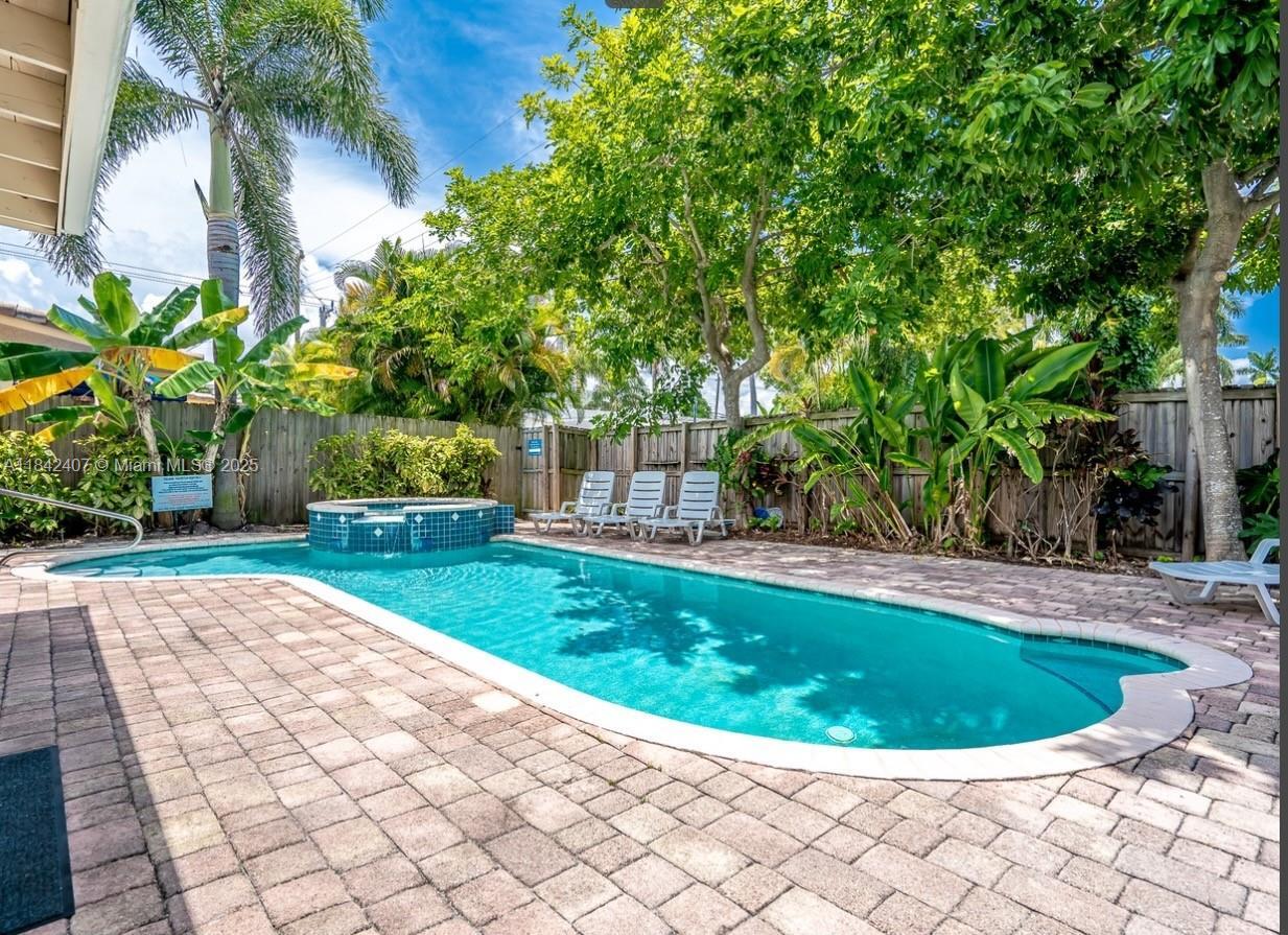 Property Photo:  906 N 13th Ave  FL 33019 