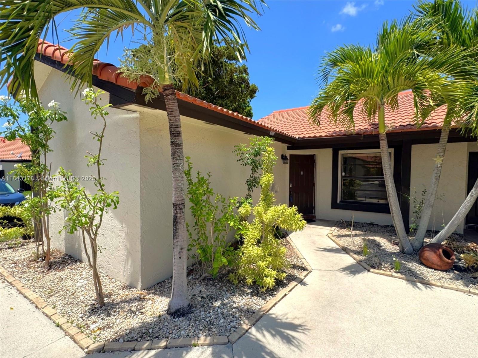 Property Photo: 4825 SW 152nd Ct 29H FL 33185