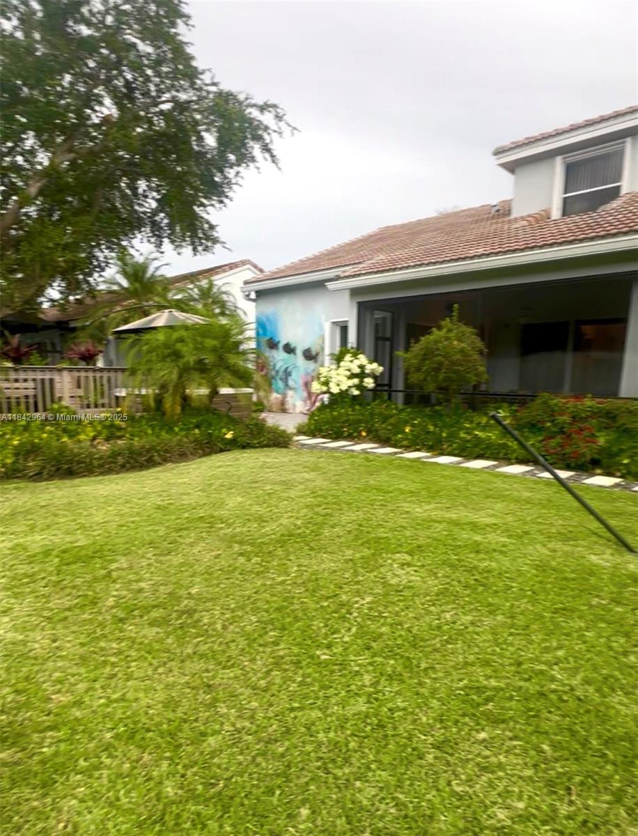 Property Photo:  260 Montclaire Dr  FL 33326 