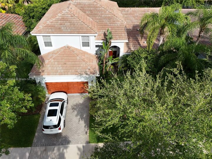 Property Photo: 260 Montclaire Dr FL 33326