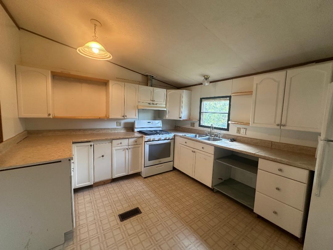 Property Photo: 36325 E State Highway 76 MO 65768