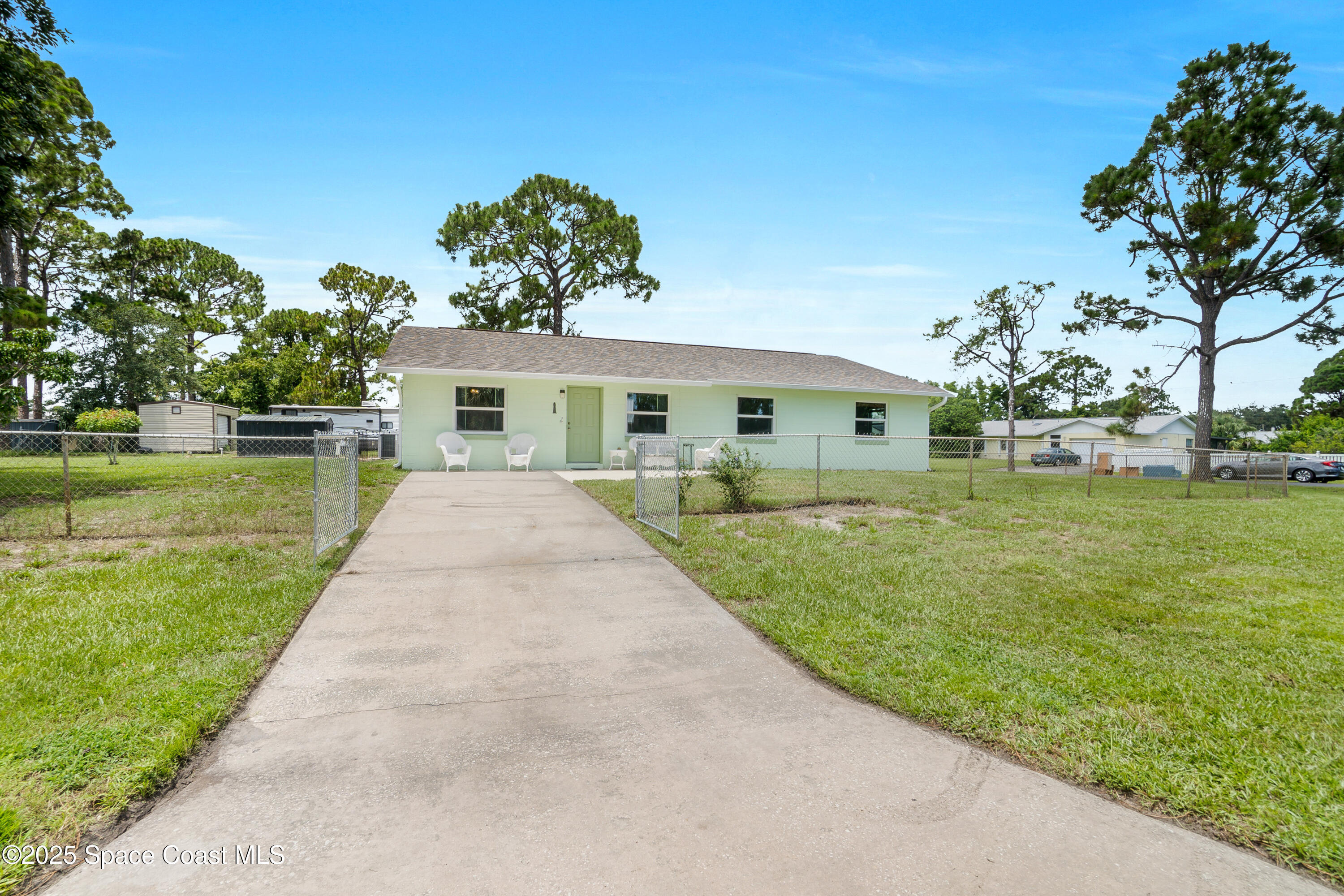 Property Photo: 6450 Ember Avenue FL 32927