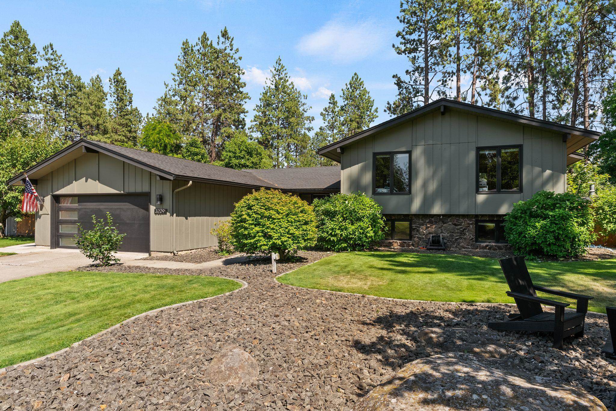Property Photo: 3209 S Howard St WA 99203