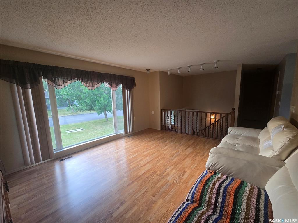 Property Photo: 215 Heward Street SK S0G 4T0